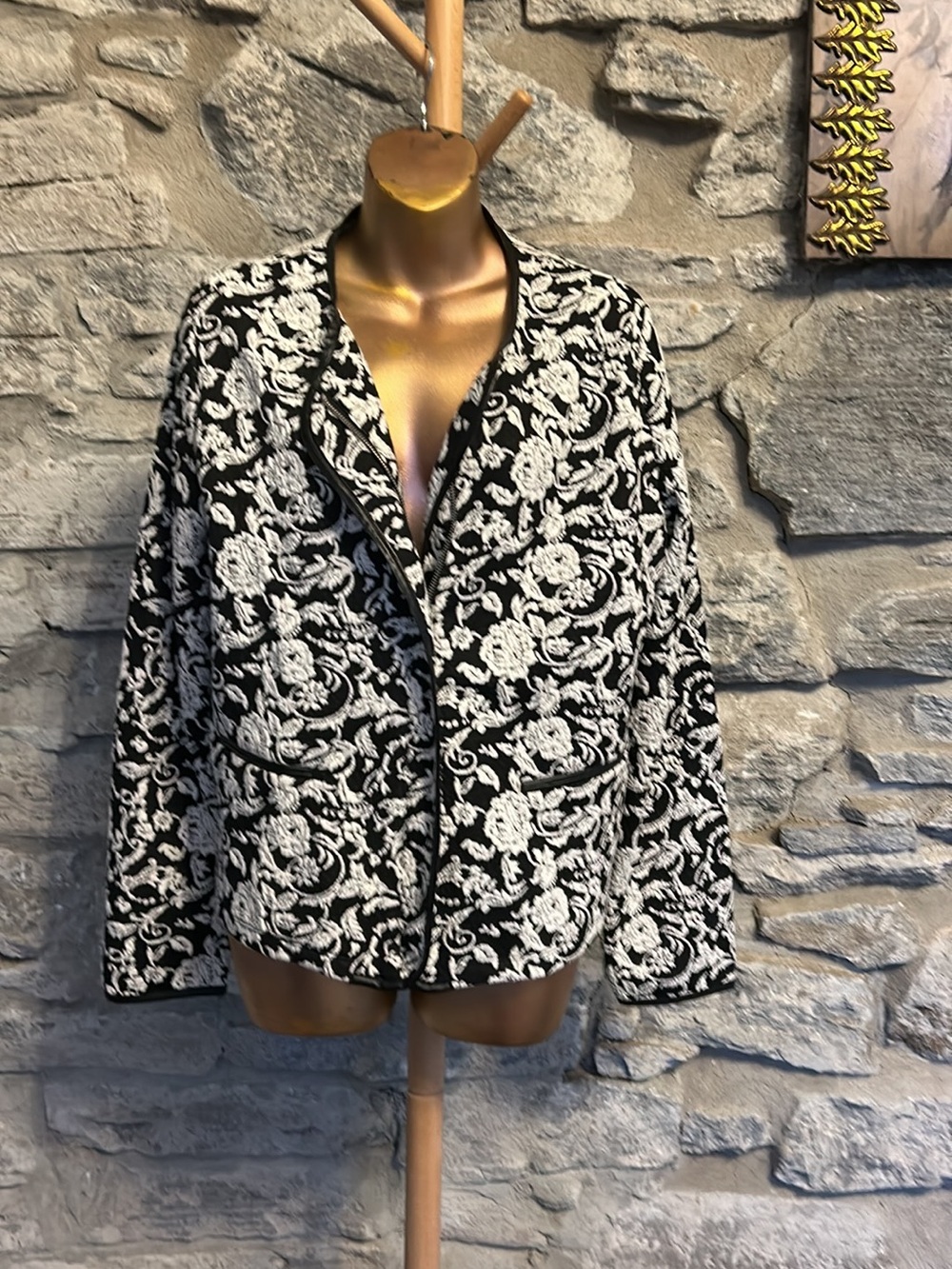 Black & White Floral Jacquard Jacket